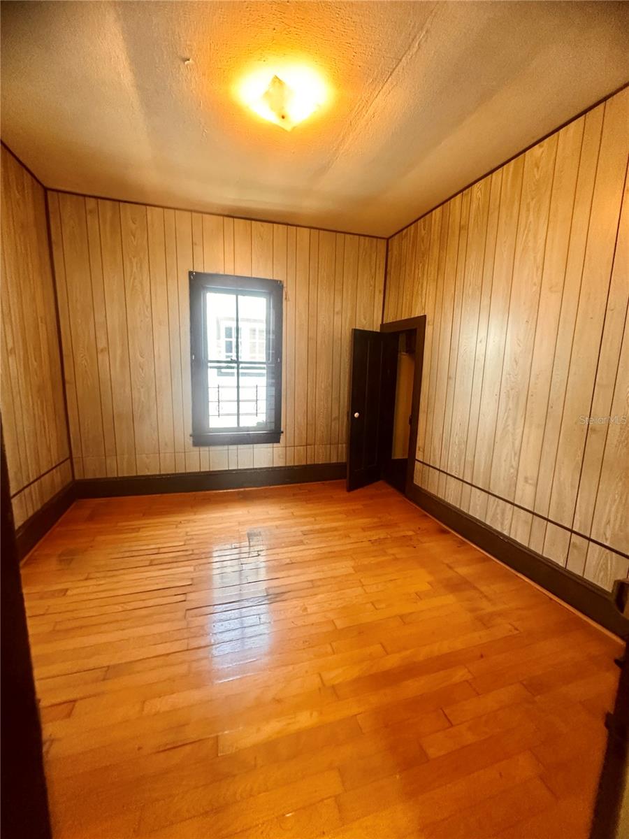 Image 8 of 20 For 724 3rd Street