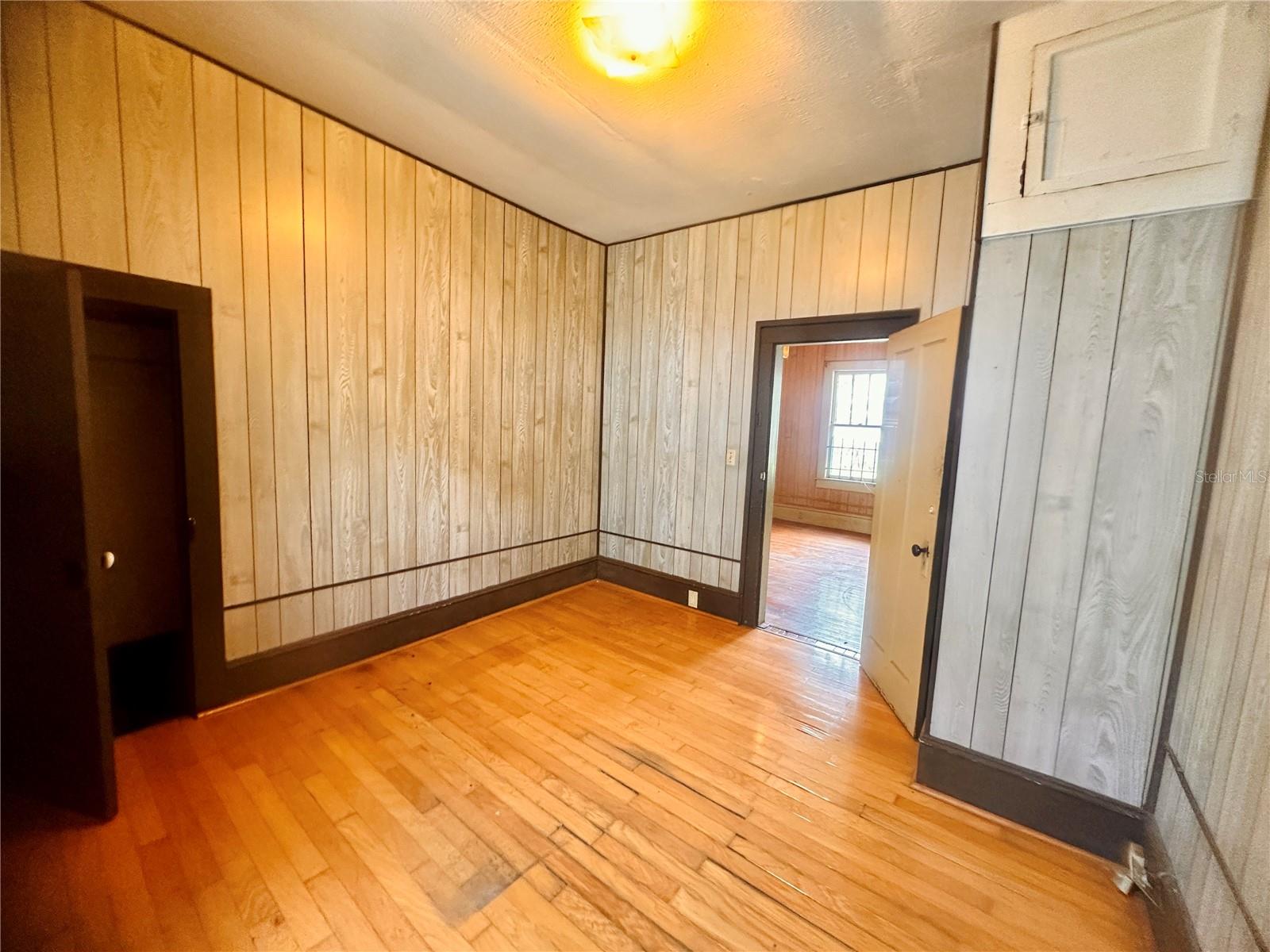 Image 9 of 20 For 724 3rd Street