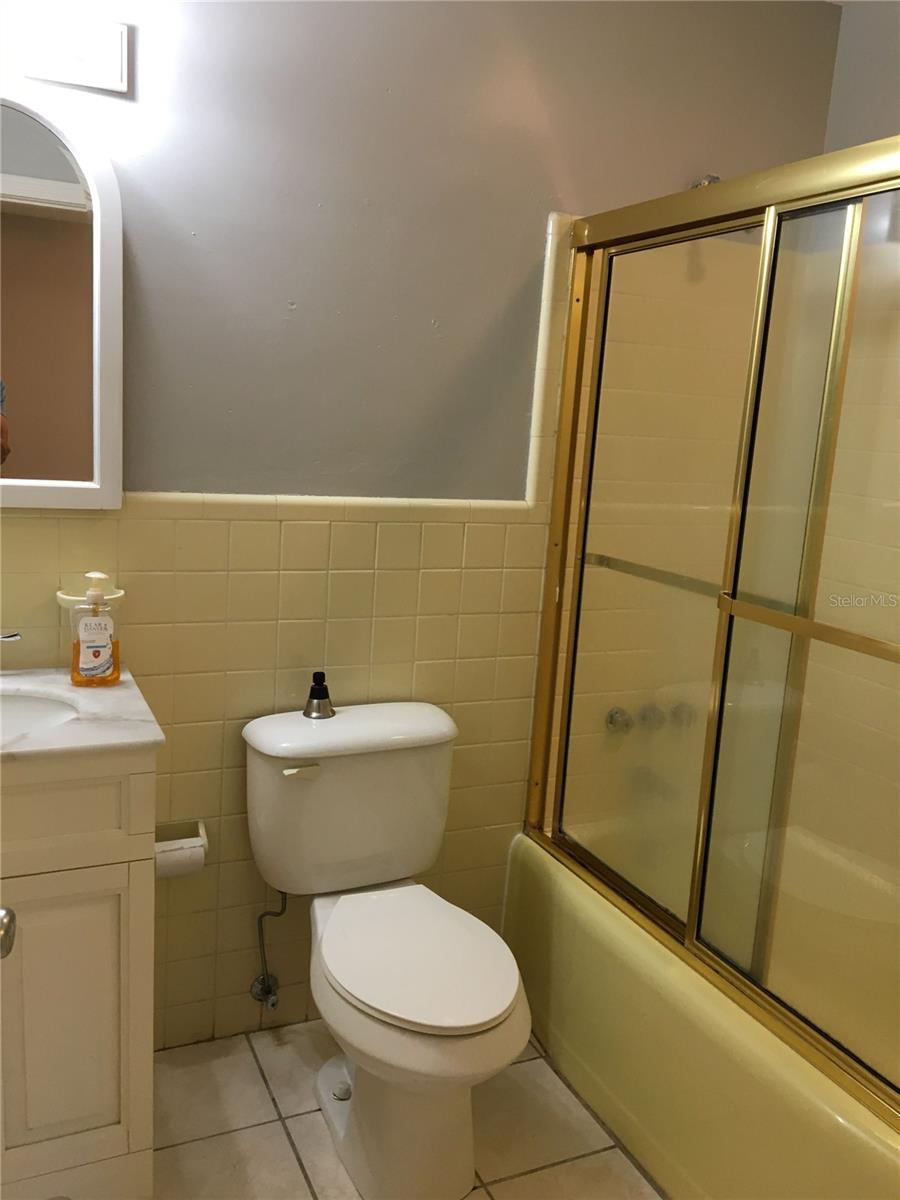 Image 7 of 11 For 214 40 Street