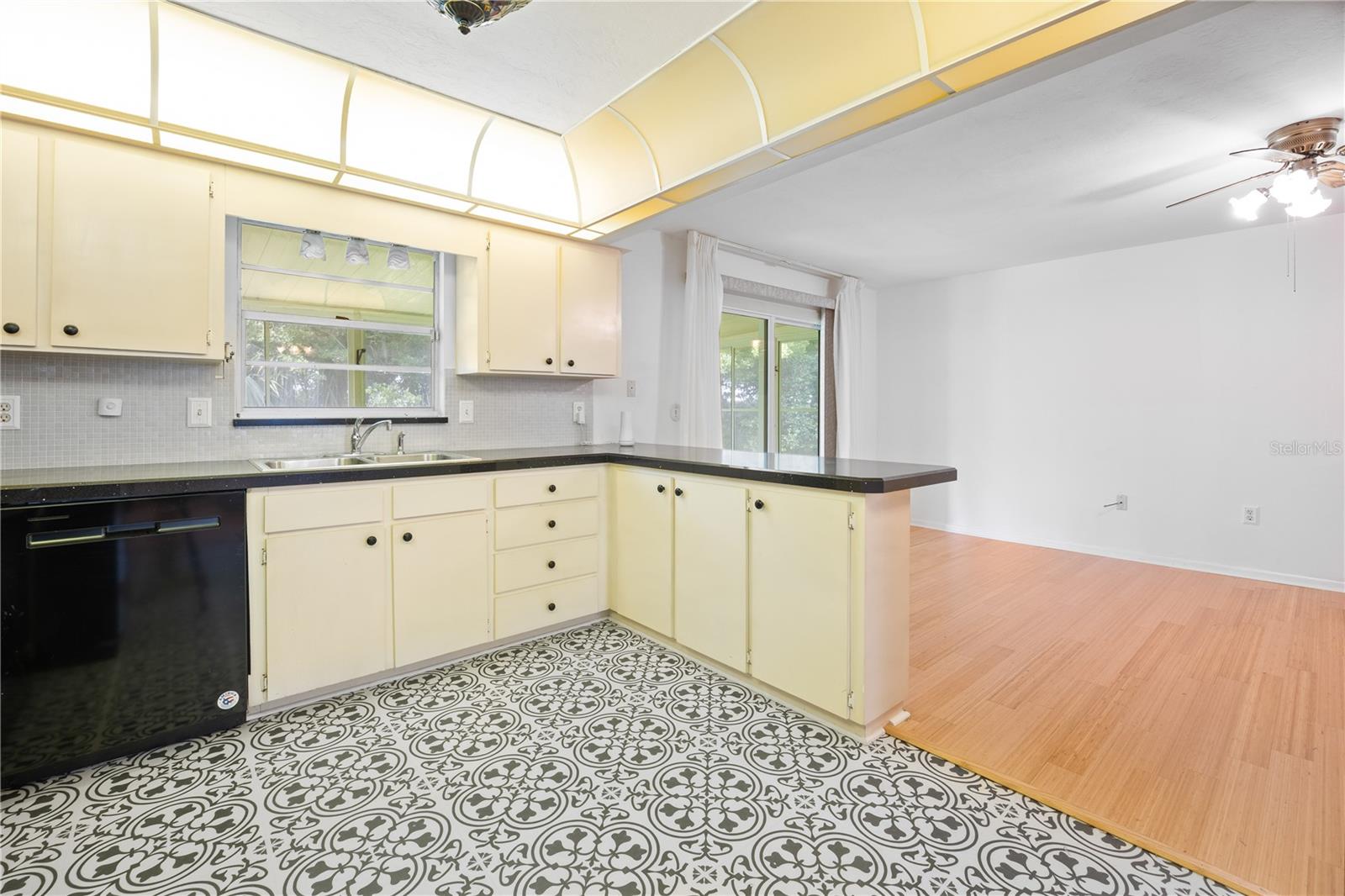 Image 10 of 34 For 4510 31st Avenue