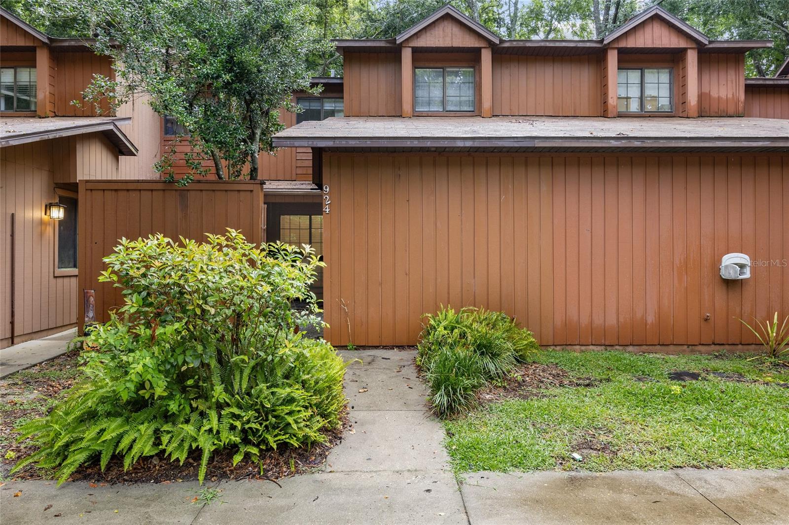 Image 2 of 20 For 924 57th Drive