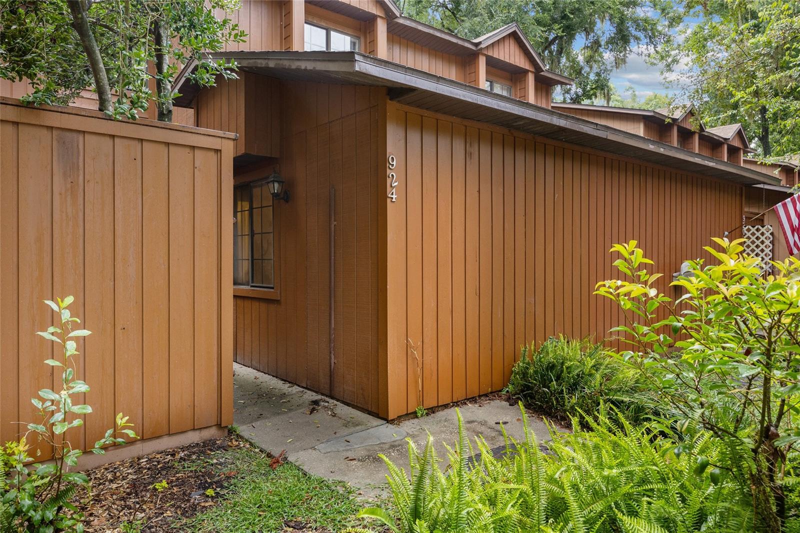 Image 3 of 20 For 924 57th Drive