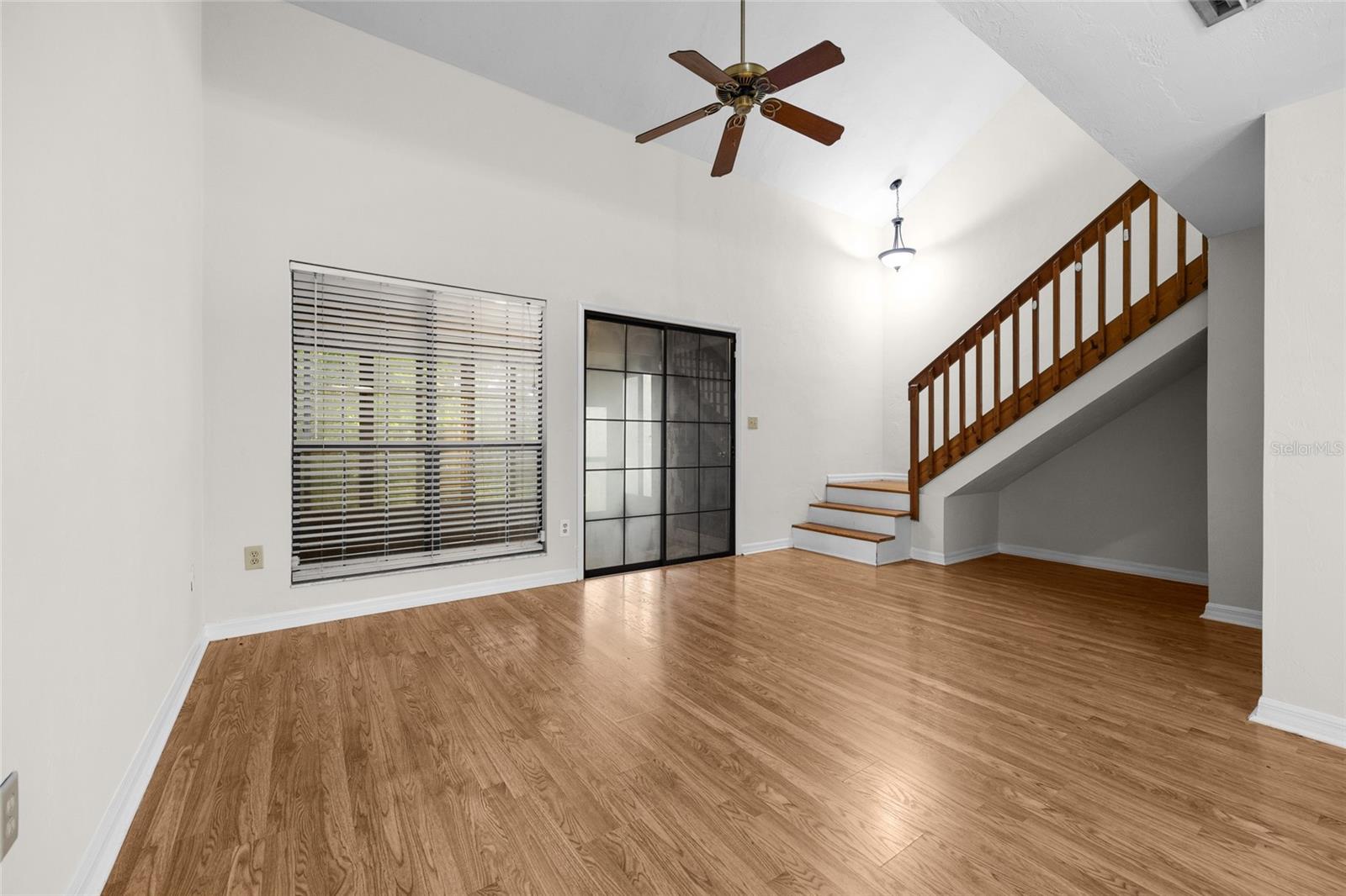 Image 5 of 20 For 924 57th Drive