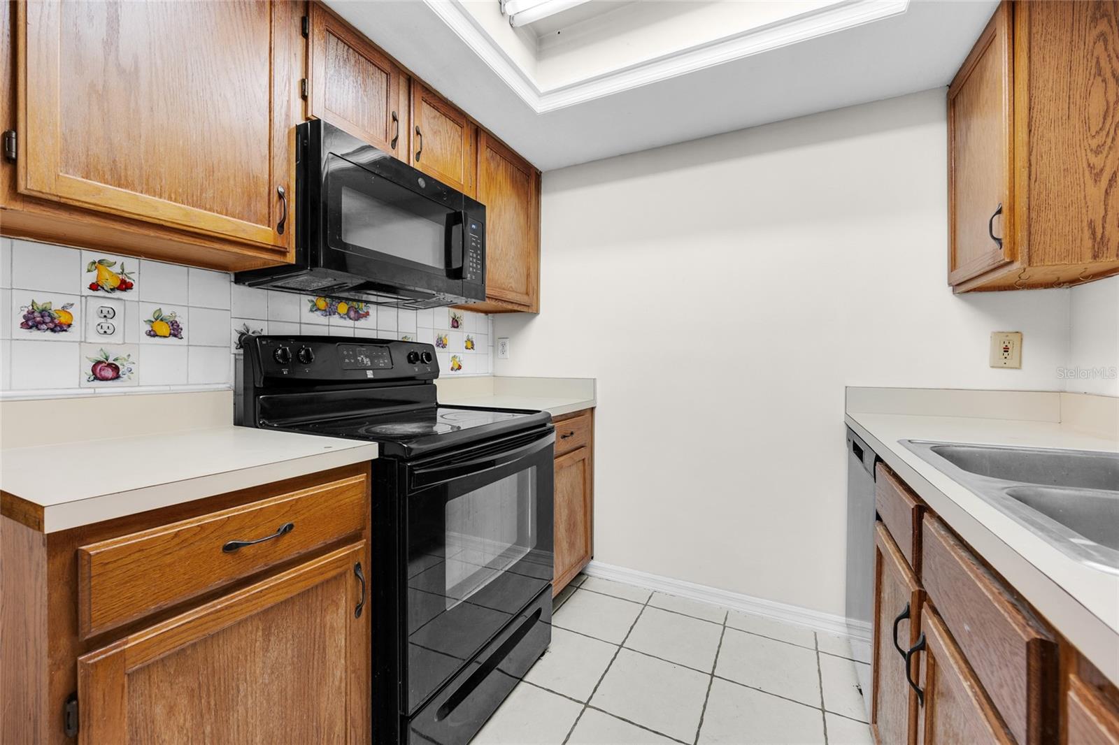 Image 7 of 20 For 924 57th Drive