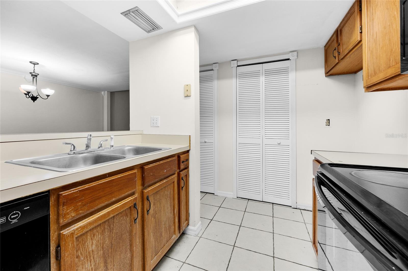 Image 8 of 20 For 924 57th Drive