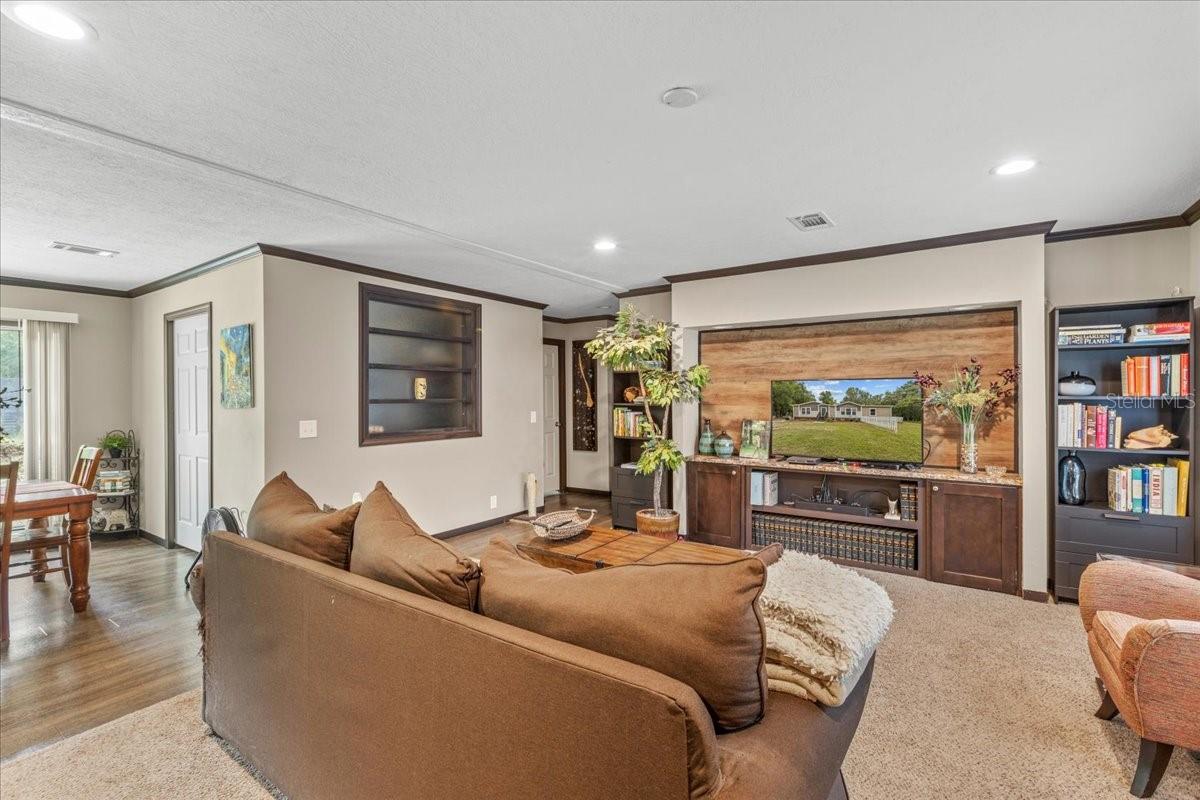 Image 11 of 41 For 12091 111th Avenue