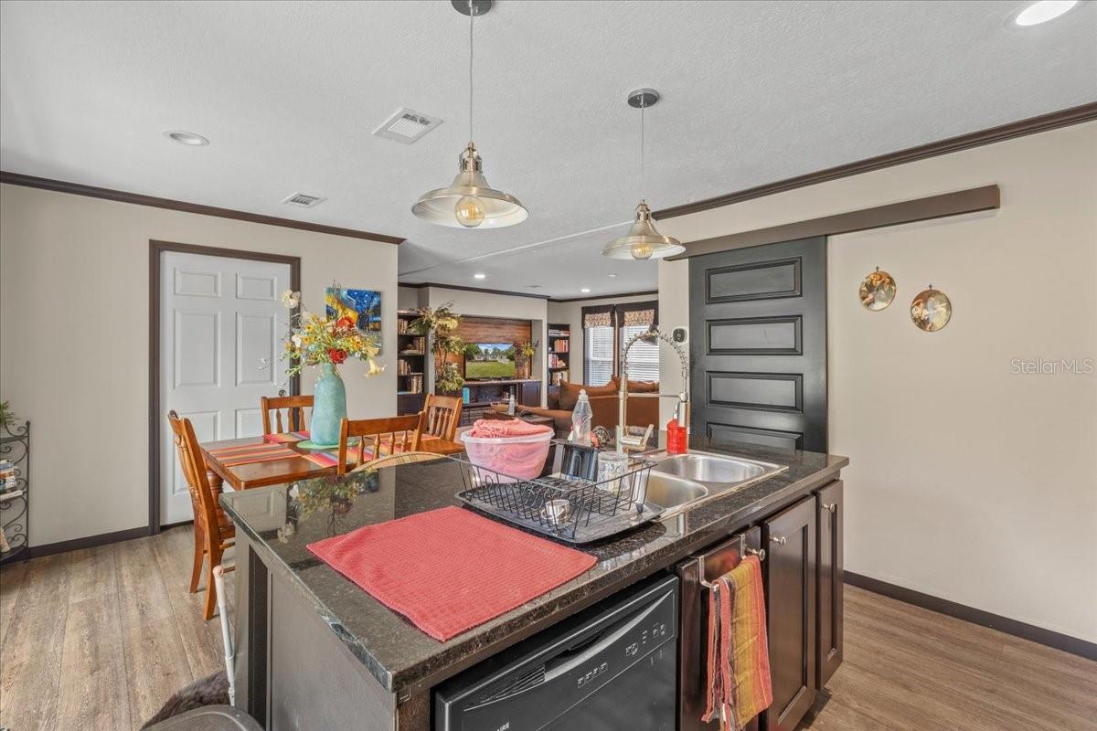 Image 13 of 41 For 12091 111th Avenue