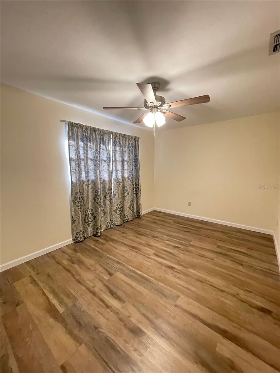 Image 11 of 13 For 914 59th Terrace A