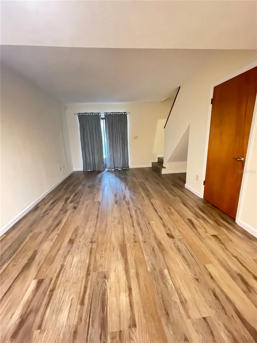 Image 3 of 13 For 914 59th Terrace A