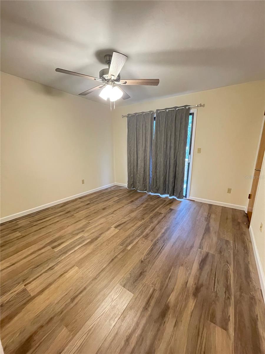 Image 7 of 13 For 914 59th Terrace A