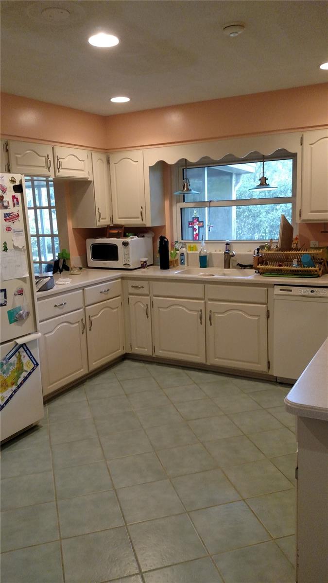 Image 2 of 13 For 9230 9th Avenue