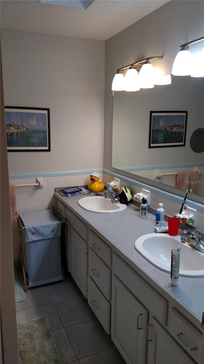 Image 4 of 13 For 9230 9th Avenue