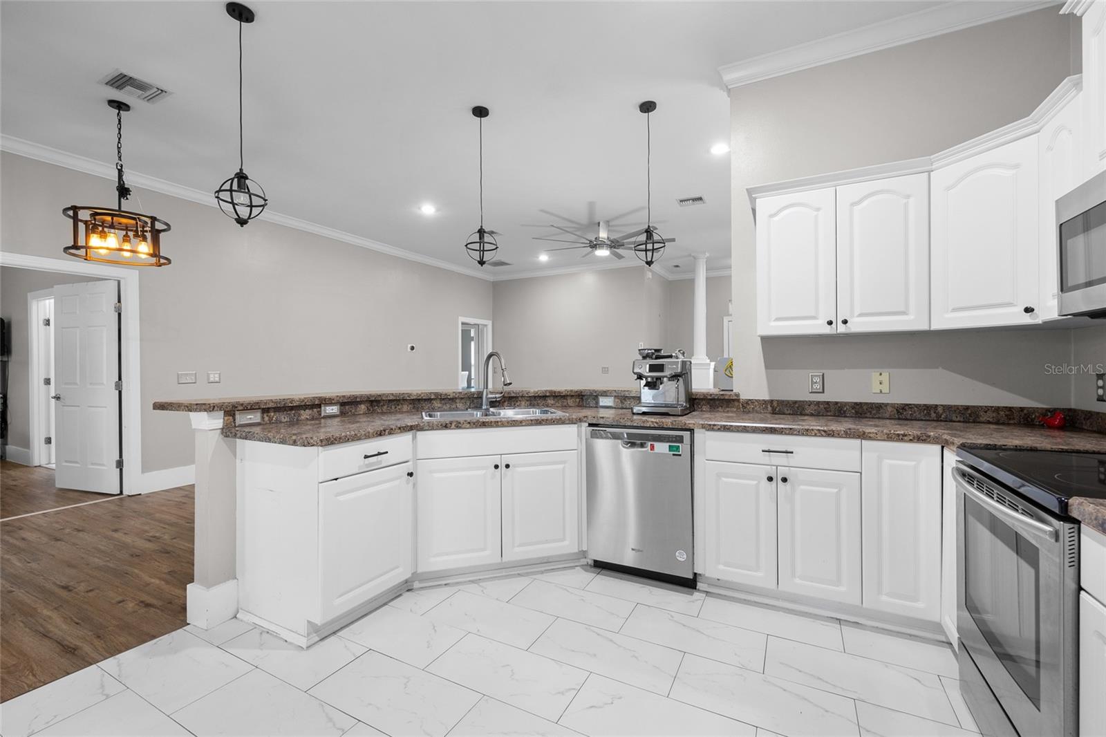 Image 8 of 29 For 16623 167th Place