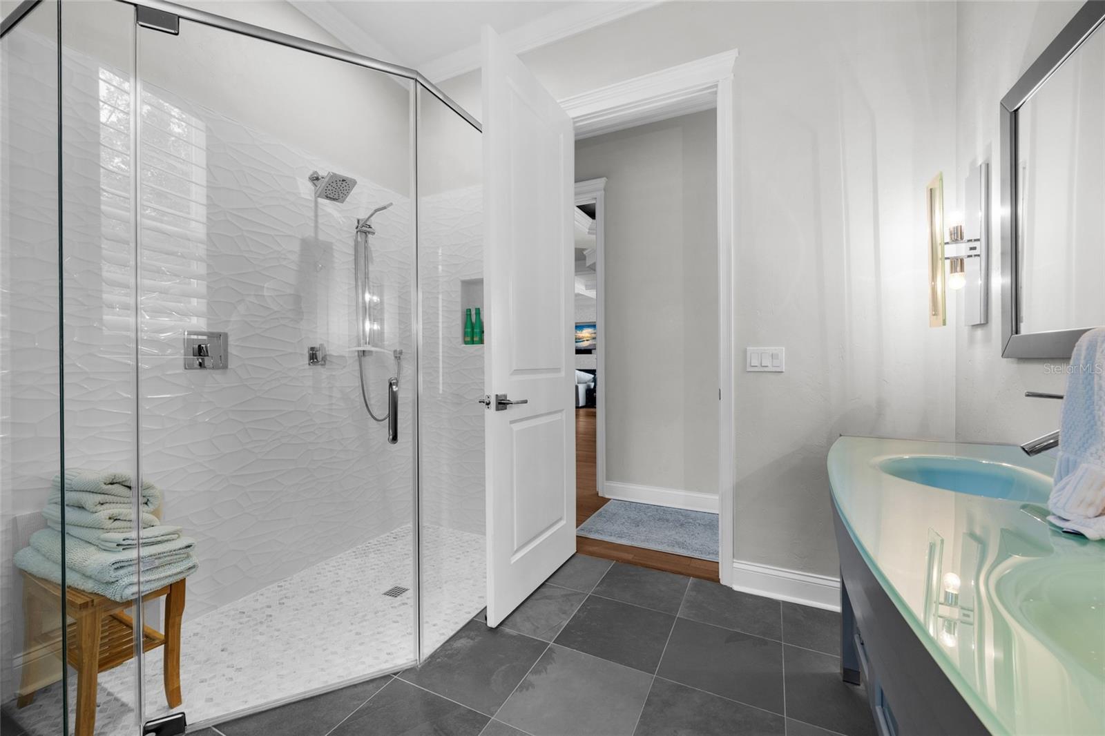 Image 31 of 71 For 11372 30th Avenue
