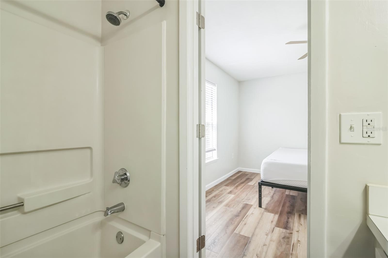 Image 17 of 18 For 3800 20th Avenue 112