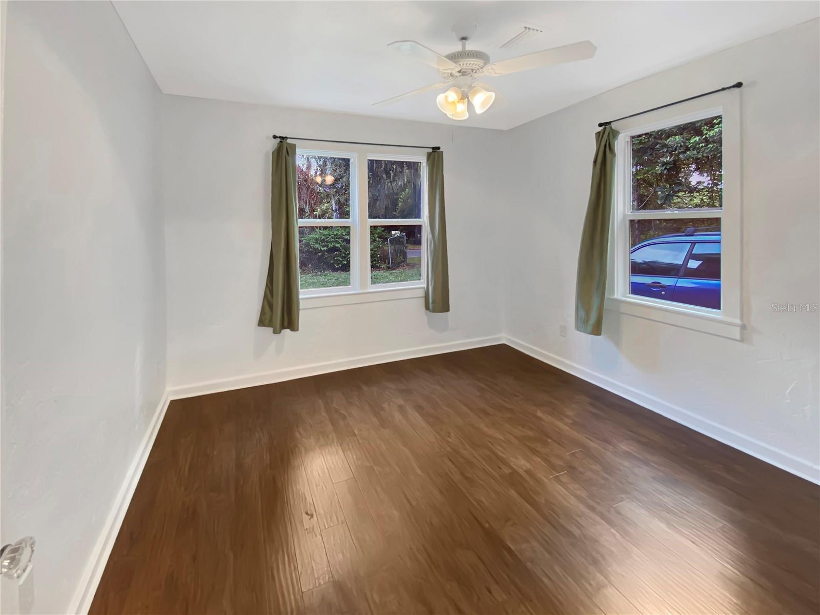 Image 21 of 35 For 824 9th Avenue