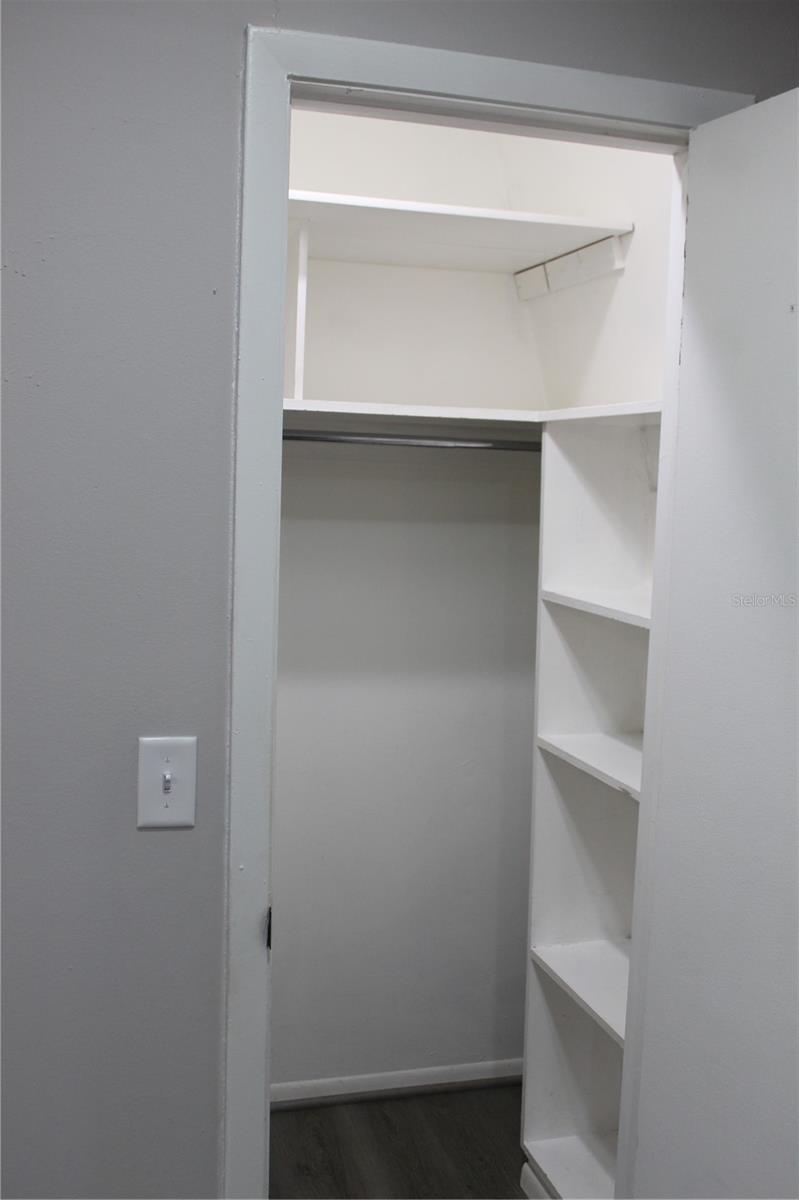 Image 18 of 38 For 1700 16th Court Condo J21