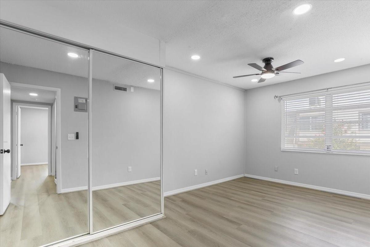 Image 22 of 38 For 1700 16th Court Condo J21