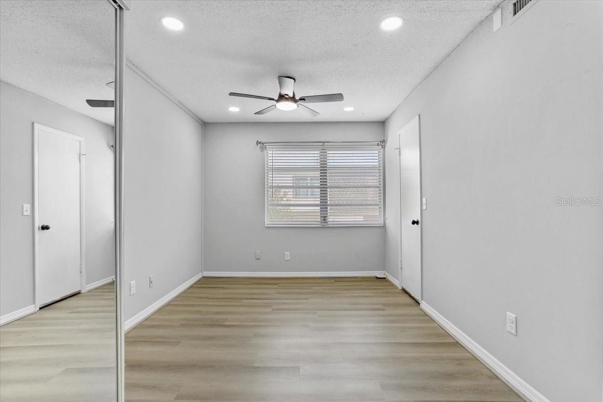 Image 23 of 38 For 1700 16th Court Condo J21