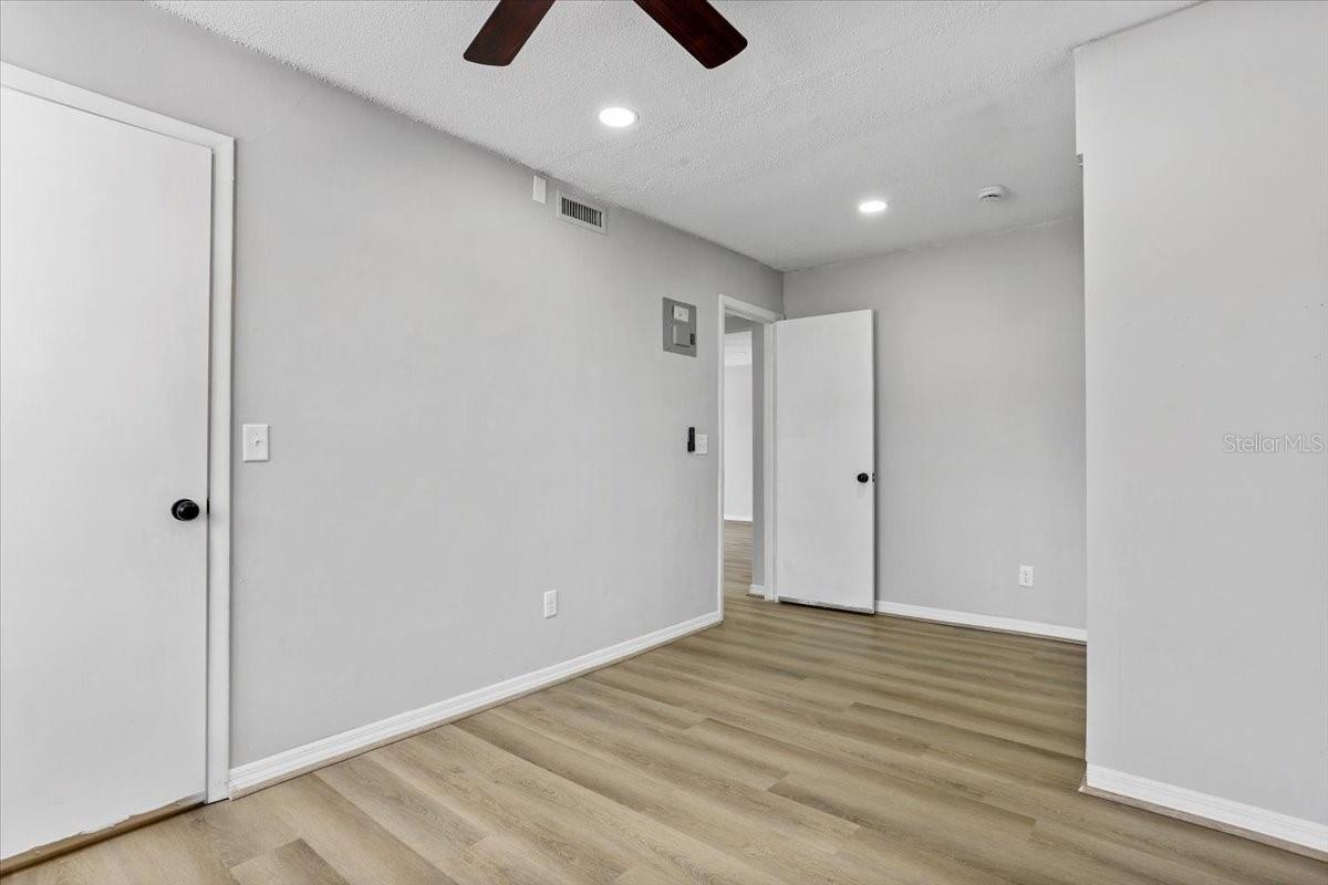 Image 27 of 38 For 1700 16th Court Condo J21