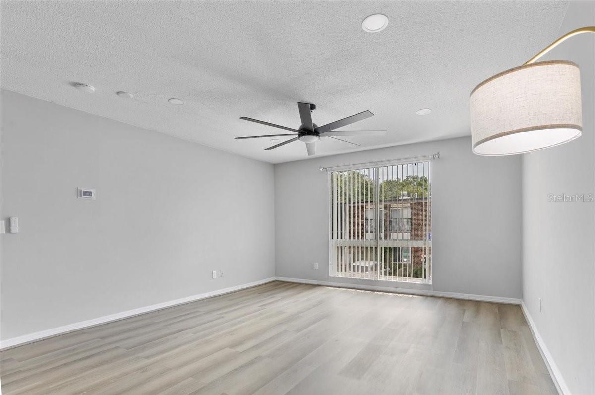 Image 4 of 38 For 1700 16th Court Condo J21