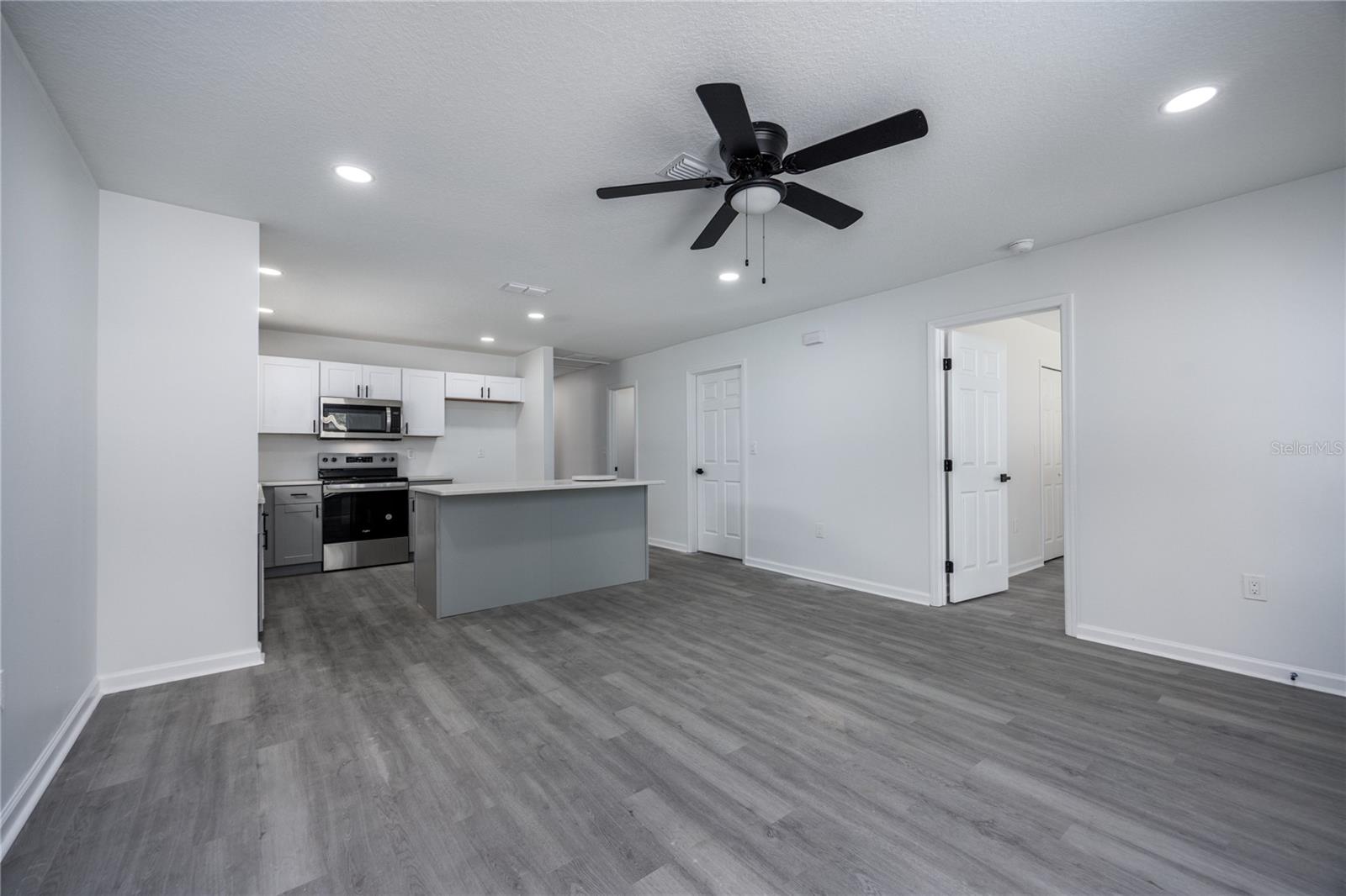 Image 10 of 32 For 1523 1st Avenue