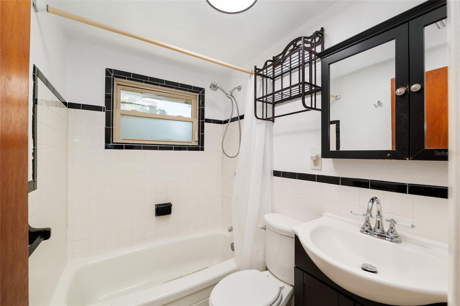 Image 16 of 23 For 5650 189th Street