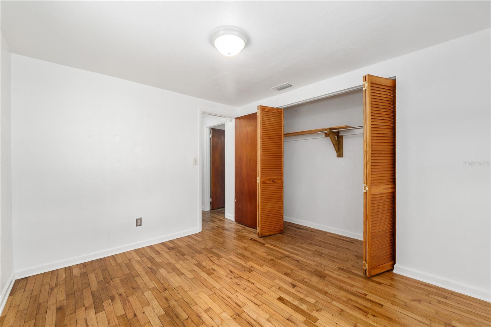 Image 17 of 23 For 5650 189th Street