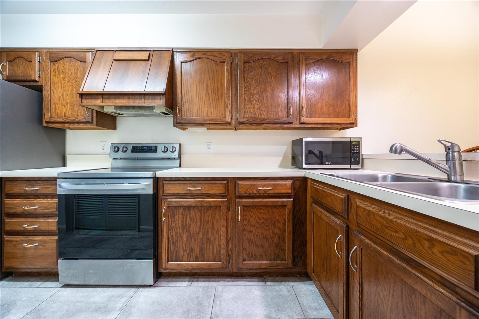 Image 7 of 38 For 2732 39th Drive 2732
