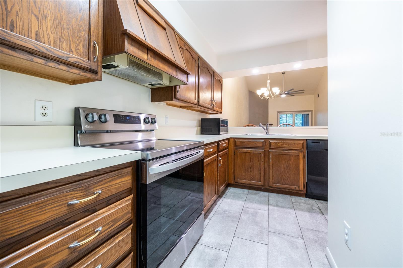 Image 8 of 38 For 2732 39th Drive 2732