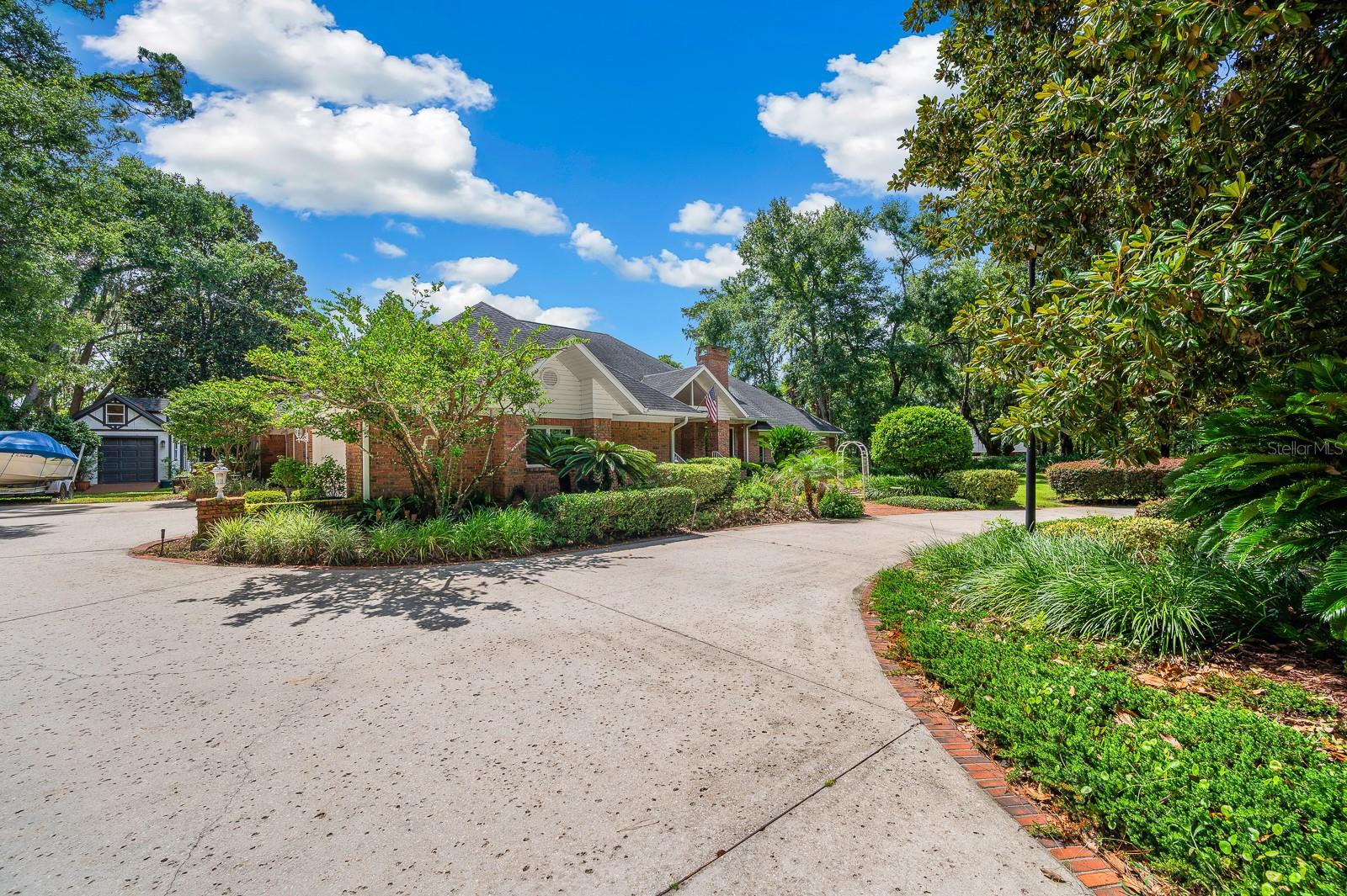 Image 2 of 66 For 996 Scenic Lake Drive