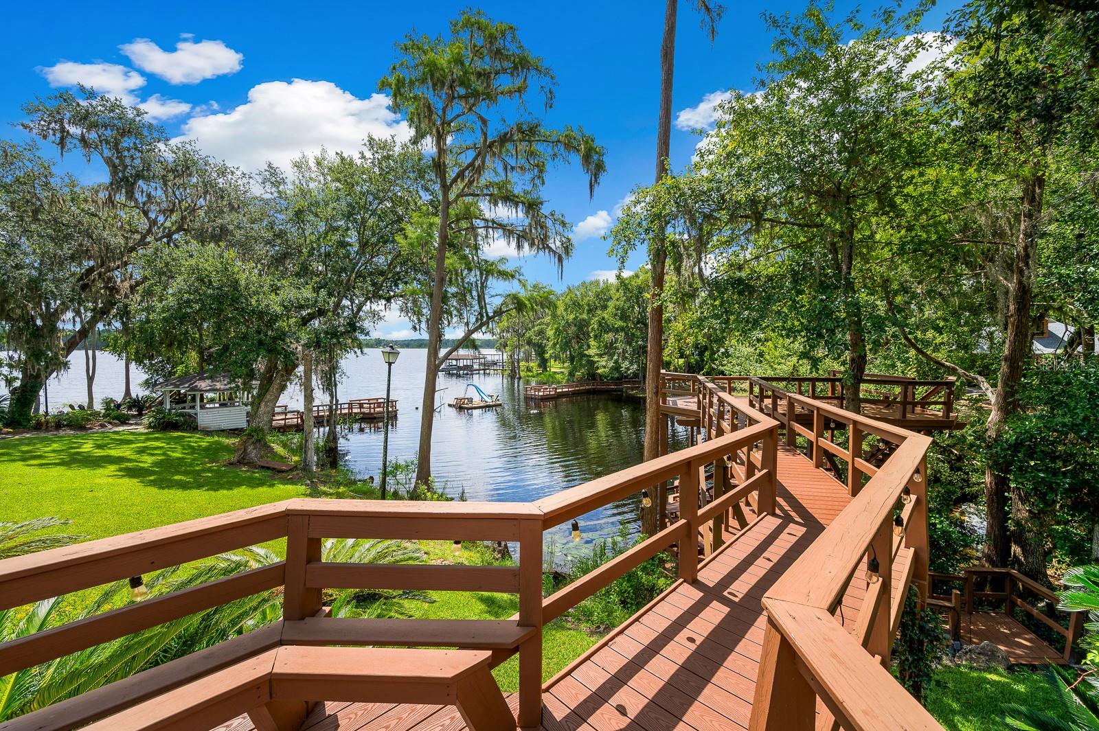 Image 47 of 66 For 996 Scenic Lake Drive