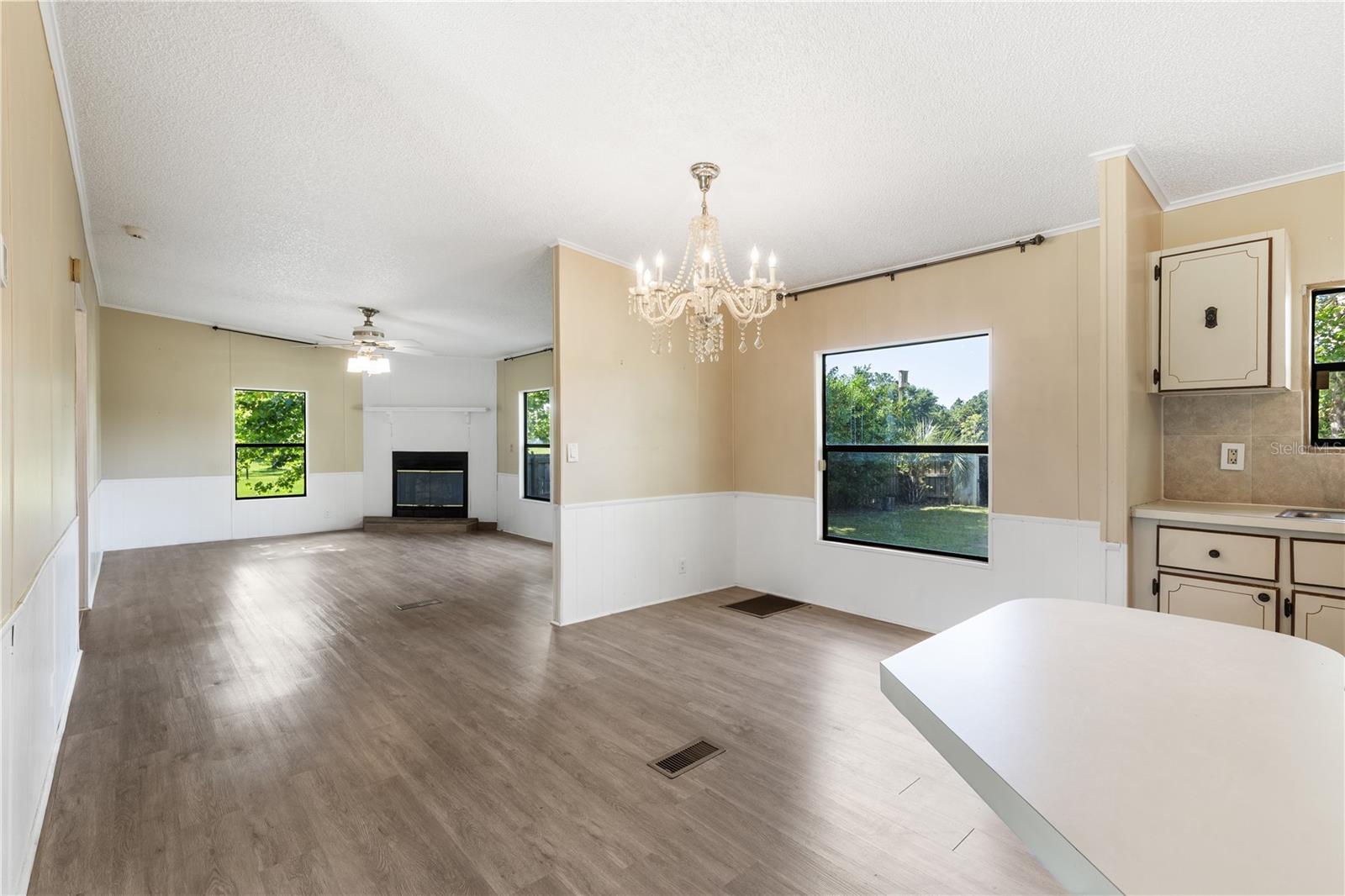 Image 11 of 43 For 21203 138th Avenue