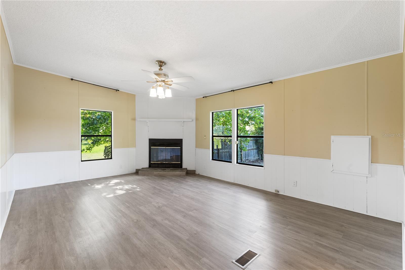 Image 14 of 43 For 21203 138th Avenue