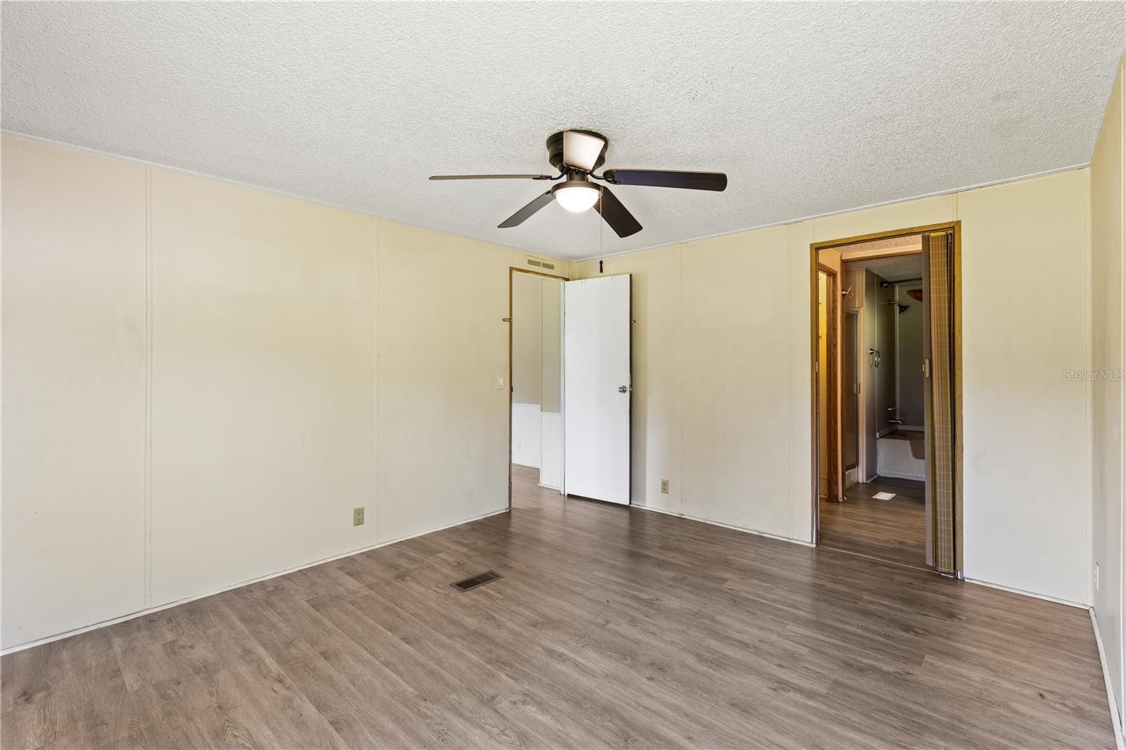 Image 16 of 43 For 21203 138th Avenue