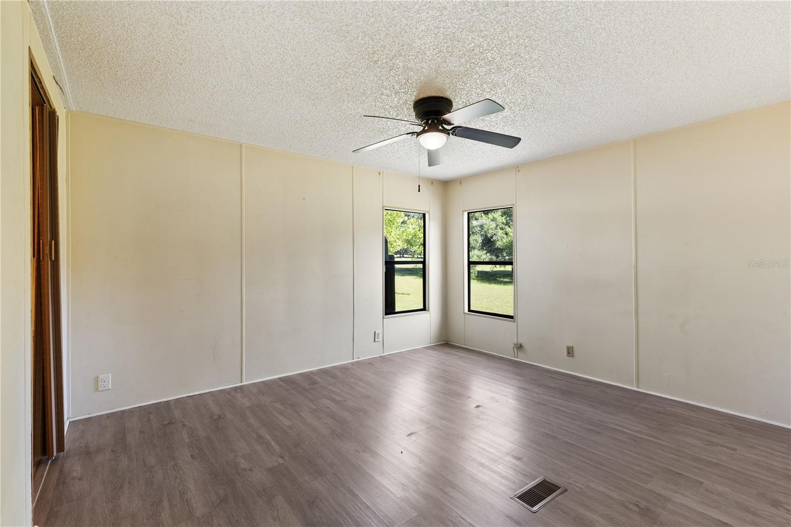 Image 17 of 43 For 21203 138th Avenue