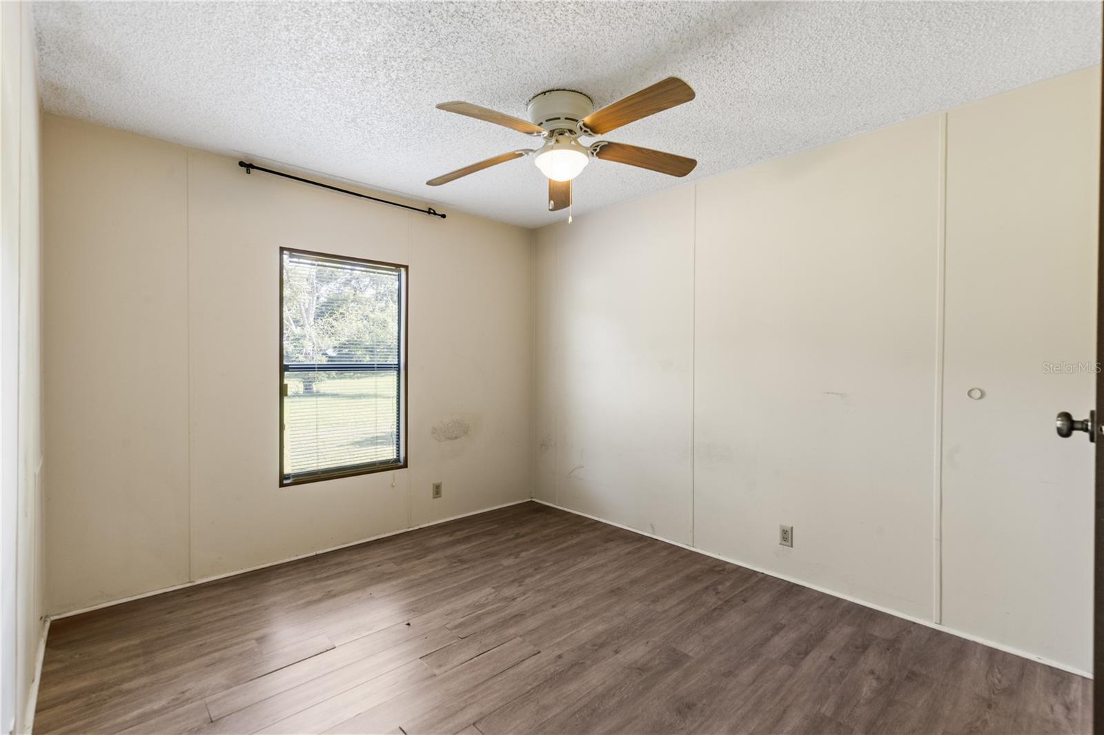 Image 21 of 43 For 21203 138th Avenue