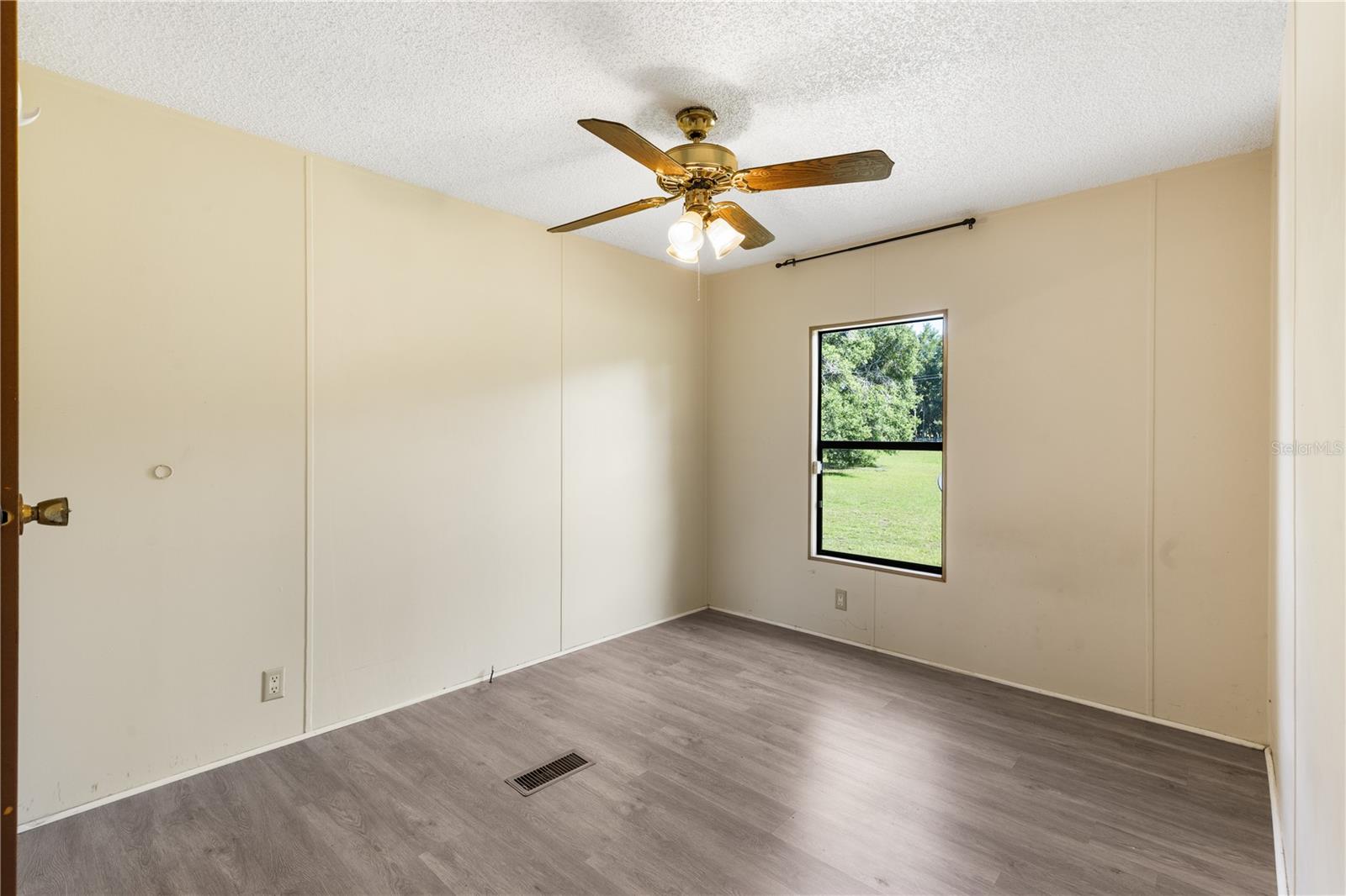 Image 22 of 43 For 21203 138th Avenue