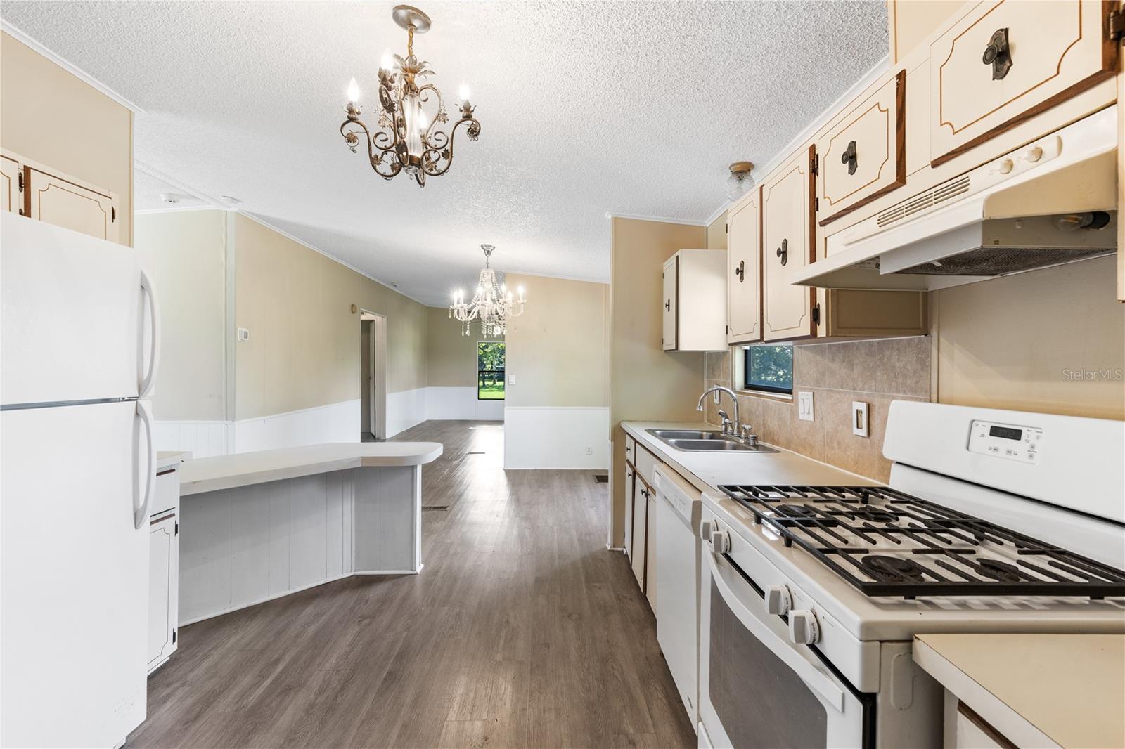 Image 8 of 43 For 21203 138th Avenue