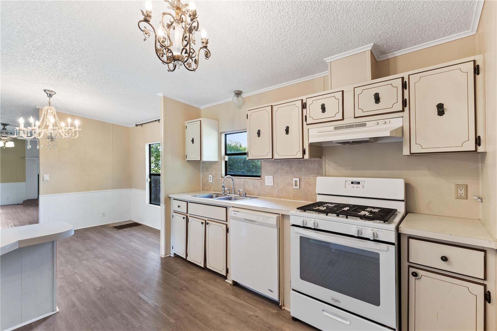 Image 9 of 43 For 21203 138th Avenue
