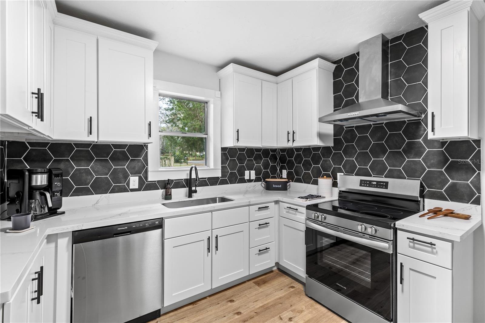 Image 14 of 39 For 18741 240th Street