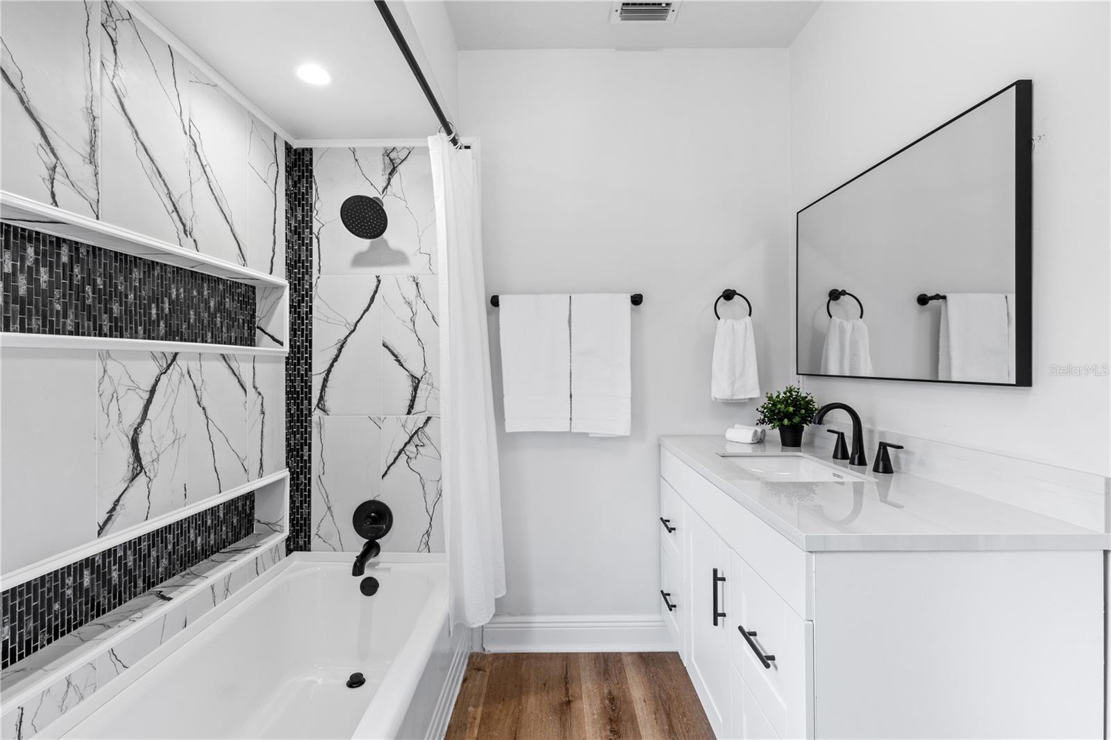 Image 23 of 39 For 18741 240th Street