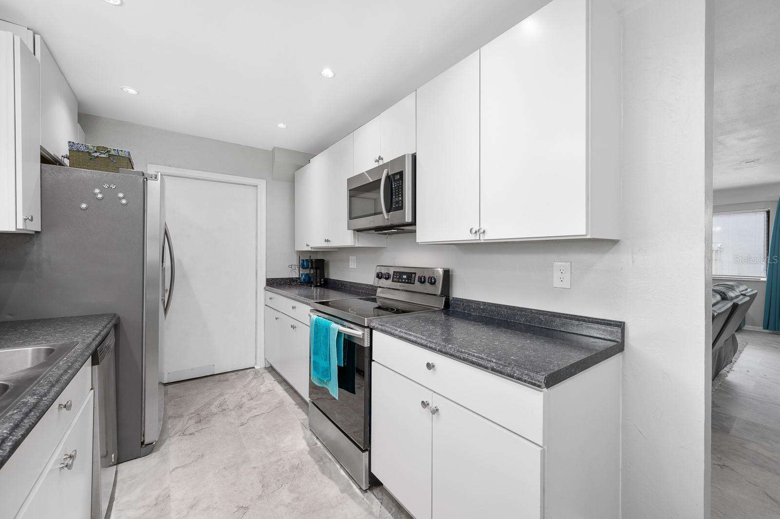 Image 5 of 30 For 4110 44th Drive 30