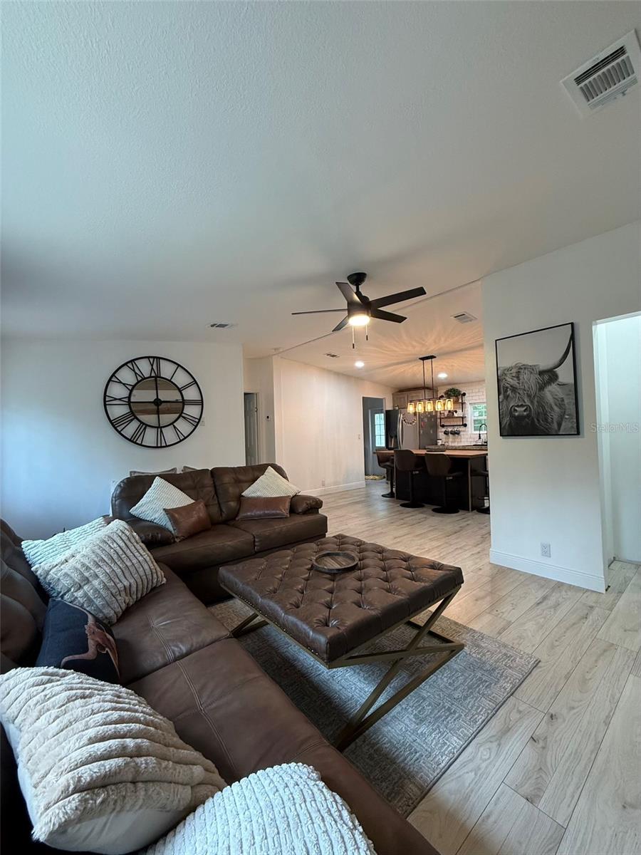 Image 5 of 15 For 8410 102nd Court