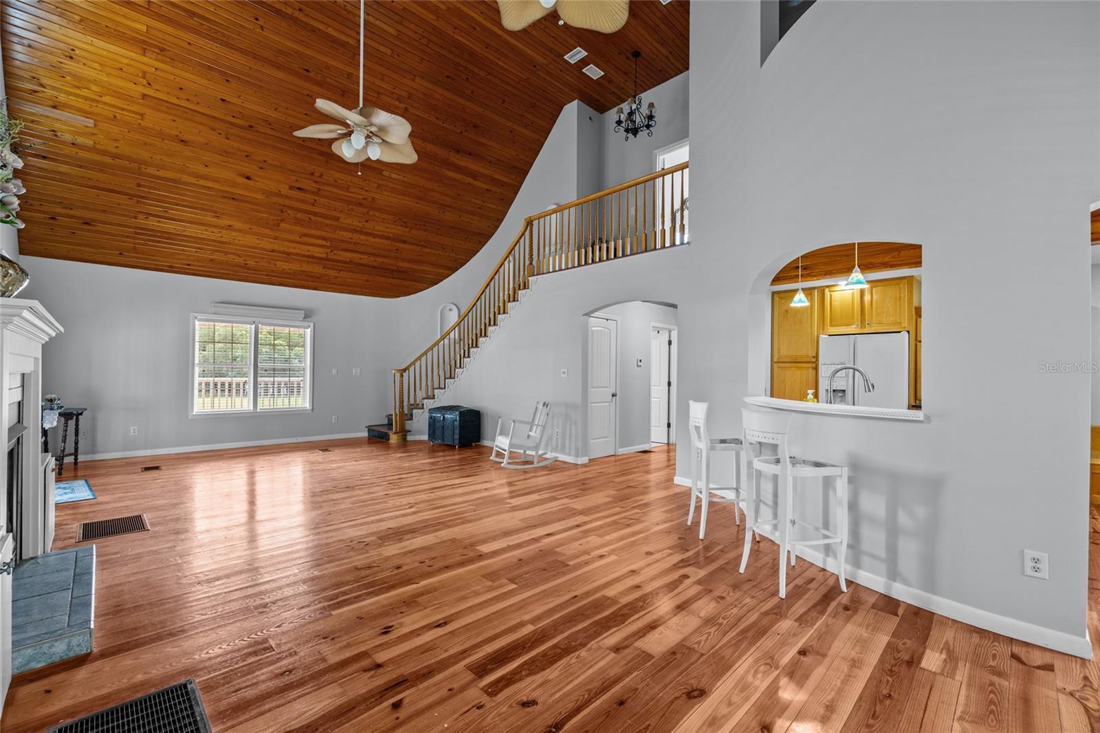 Image 11 of 38 For 9919 136th Street