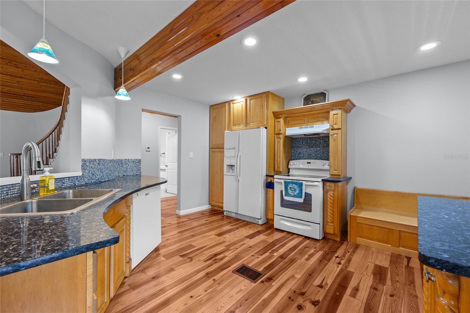 Image 14 of 38 For 9919 136th Street