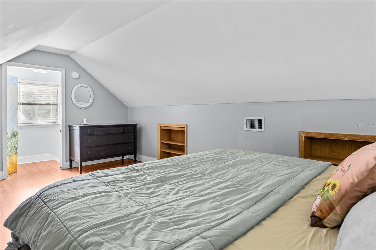 Image 27 of 38 For 9919 136th Street