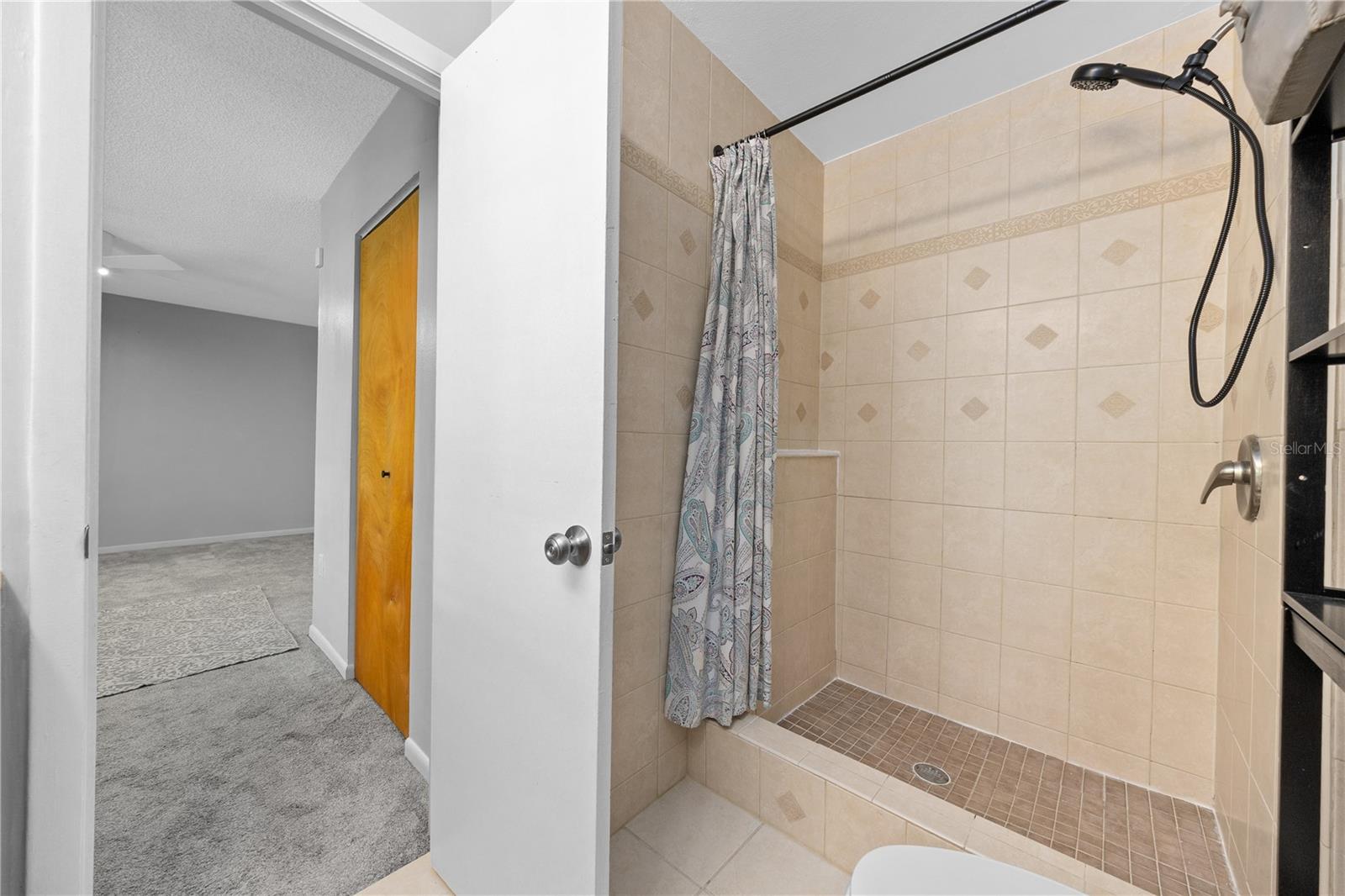 Image 21 of 37 For 2496 Forest Way