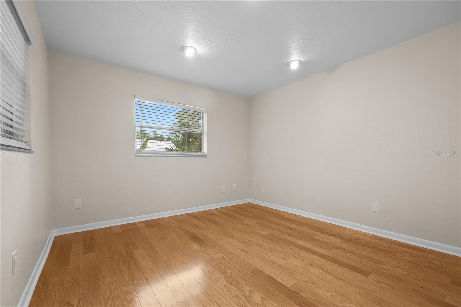 Image 21 of 35 For 2606 37th Terrace