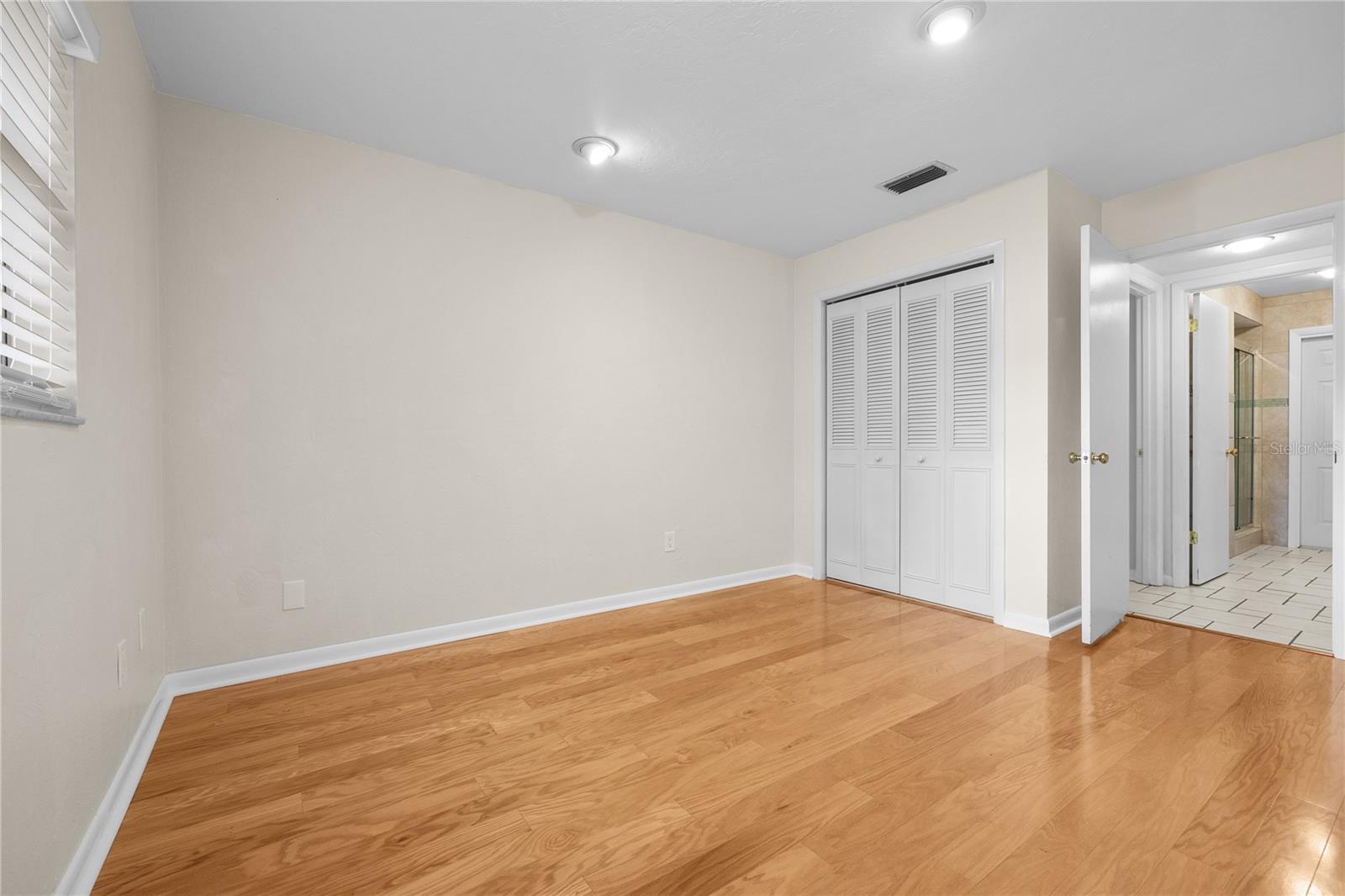 Image 22 of 35 For 2606 37th Terrace